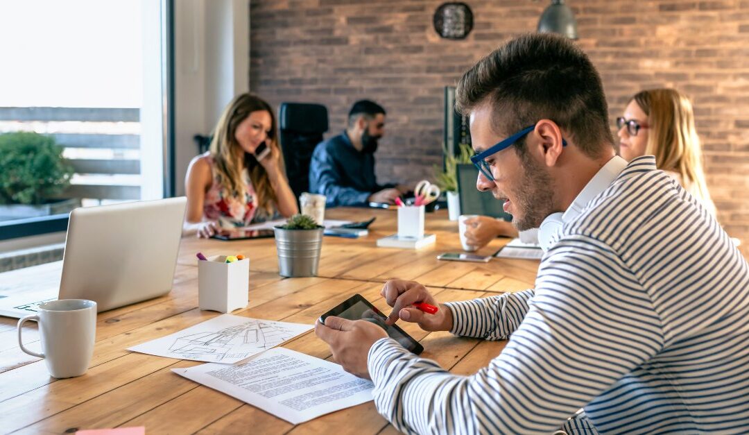 ¿Qué es un coworking y qué beneficios ofrece a las empresas?